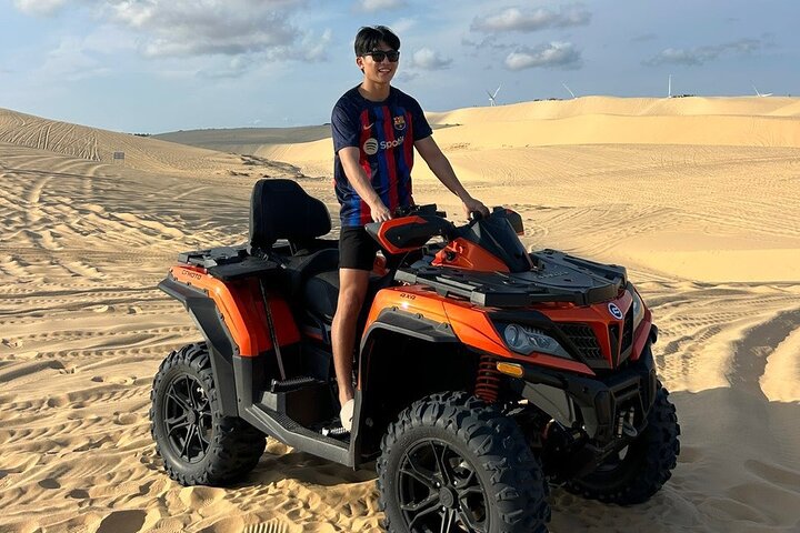 Tour privato in jeep all'alba o al tramonto delle dune di sabbia Mui Ne, Vietnam