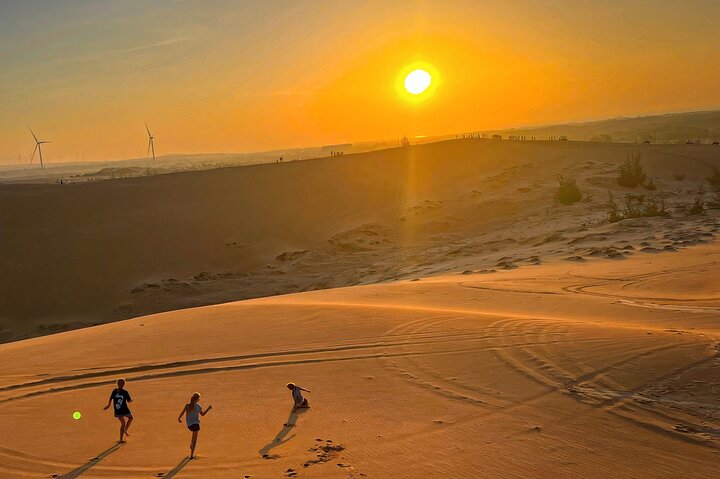 Tour privato in jeep all'alba o al tramonto delle dune di sabbia Mui Ne, Vietnam
