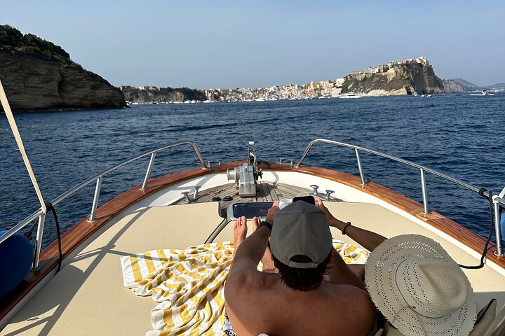 Privat rundtur på ön Ischia på en Fratelli Aprea gozzo
