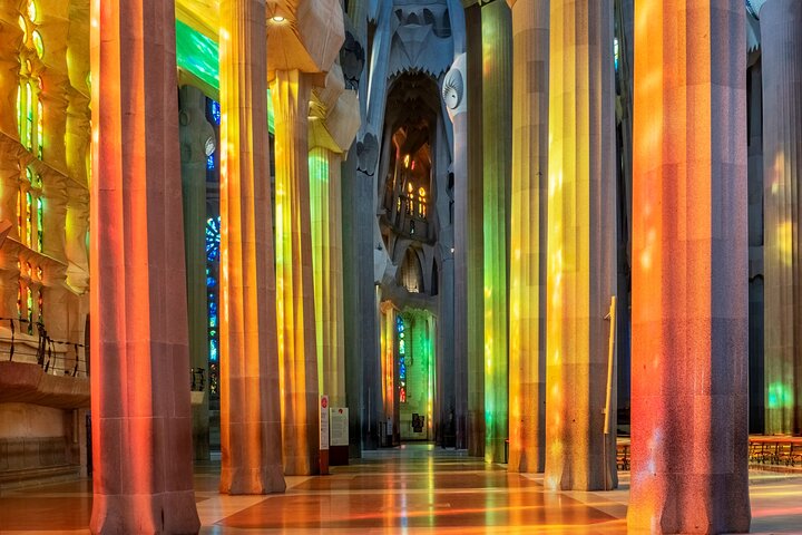 Sagrada Familia Gulltime Små Gruppe og Hurtigbilletter