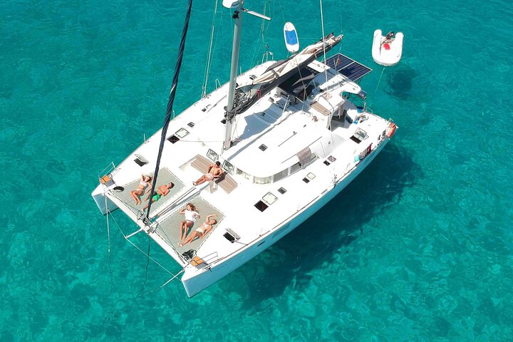 Naviga a Formentera con il tour in crociera in catamarano