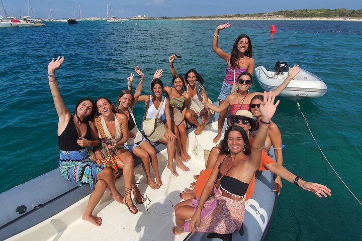Naviga a Formentera con il tour in crociera in catamarano