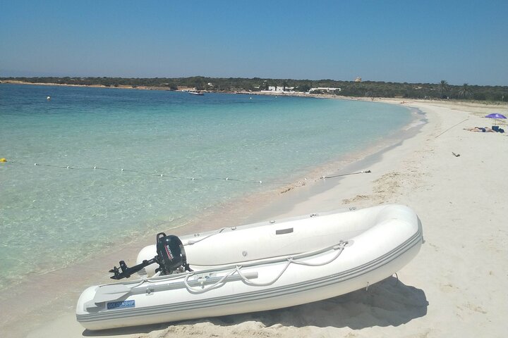 Naviga a Formentera con il tour in crociera in catamarano