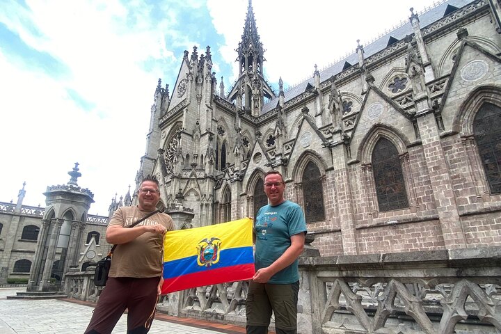 Visite privée de la ville : Quito colonial, le Milieu du monde et le téléphérique