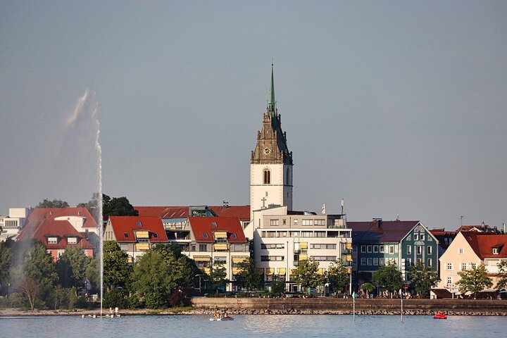 Recorrido privado por la ciudad de Friedrichshafen con cata de vinos
