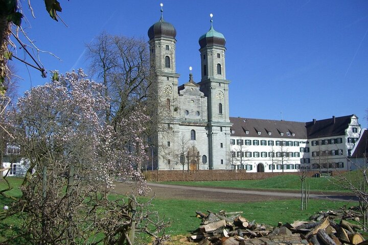 Recorrido privado por la ciudad de Friedrichshafen con cata de vinos