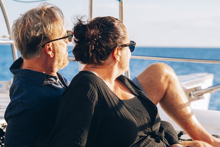 Lanzarote: Delfine bei Sonnenuntergang 2-stündige Segelkatamaran Tour