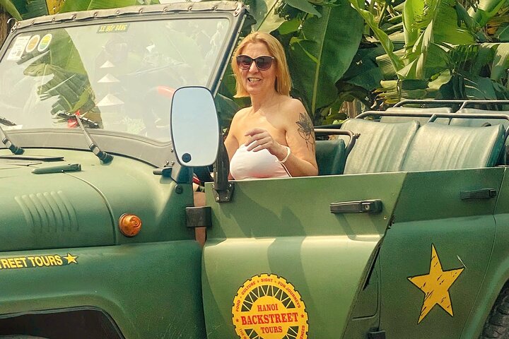 Hanoi Food and Culture Sightseeing Army Jeep Tour