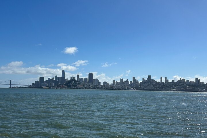 Tour interior de Alcatraz con ferry, audio gratuito y opción nocturna