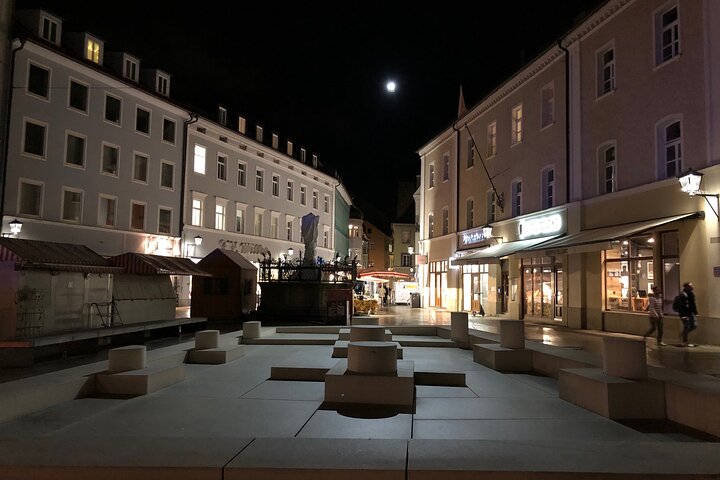 Regensburg Private Tour. Personligheter, konst och mat