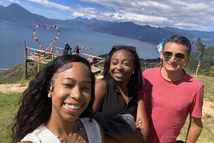 Gemeinsamer Transfer von Panajachel Atitlan nach Guatemala-Stadt