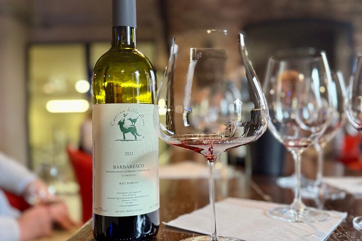 Proef Barolo en Barbaresco met een Sommelier. Wijntour door Piemonte