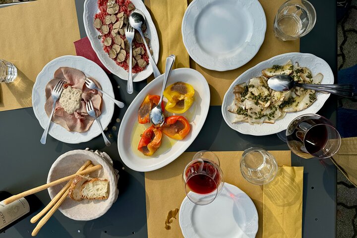 Proef Barolo en Barbaresco met een Sommelier. Wijntour door Piemonte
