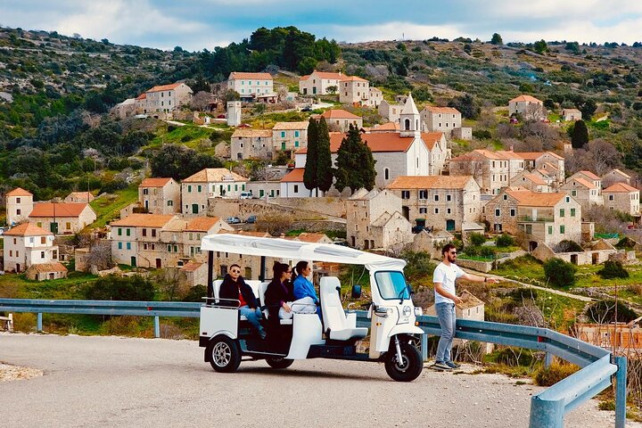 Hvar Lavenderfelt, Stenbyer og naturskjønne utsikter av eTuk Tuk