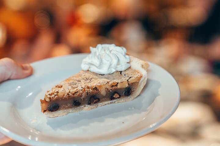 Louisville Legends: tour gastronomico e storico di 3 ore a Whiskey Row
