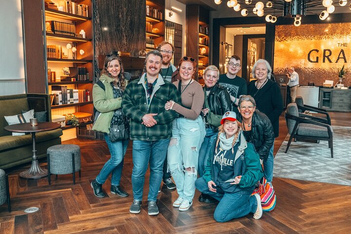 Louisville Legends: tour gastronomico e storico di 3 ore a Whiskey Row