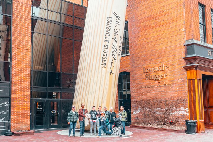 Louisville Legends: tour gastronomico e storico di 3 ore a Whiskey Row