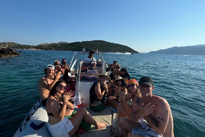 Tour in motoscafo 5 isole di Ksamil e snorkeling alle Isole Gemelle