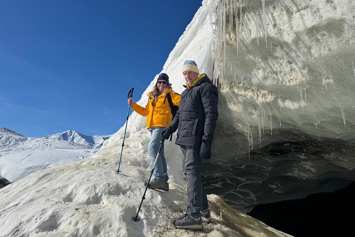 Avventura nella Grotta di Ghiaccio del Ghiacciaio Castner da Fairbanks