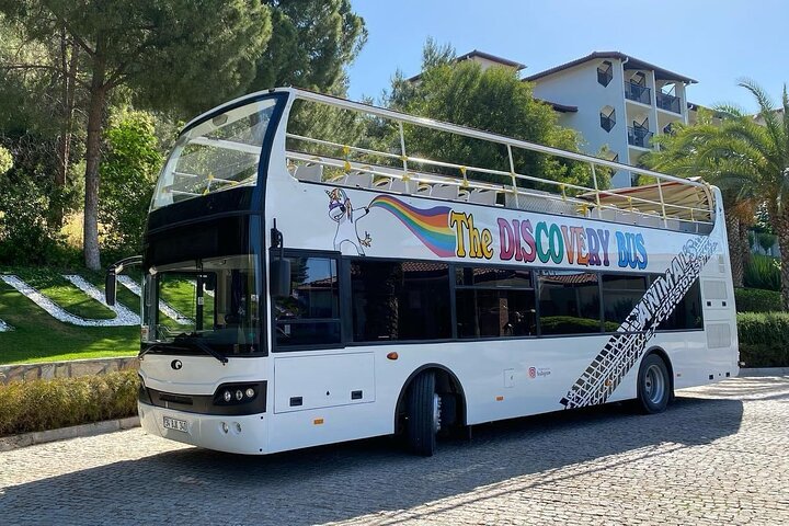 Antalya: Autobús panorámico con excursión en barco de 1 hora incl. Almuerzo