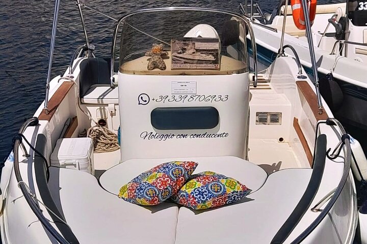Excursion en bateau depuis Lipari entre les volcans et les paysages non contaminés 4/6 pax