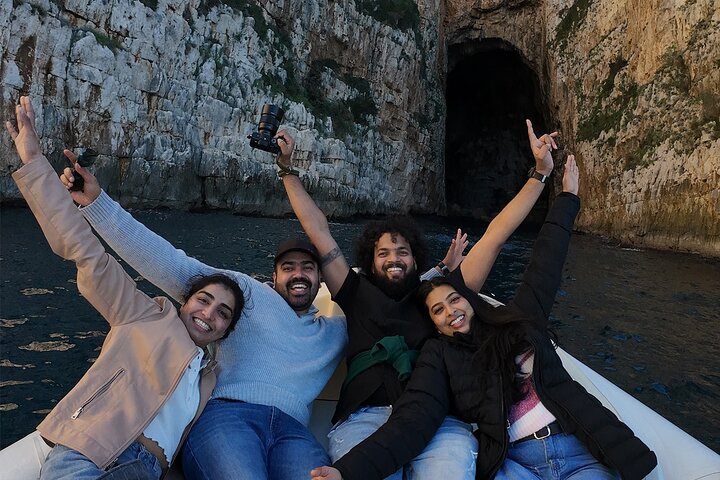 Excursion en bateau rapide à Karaburun, à la grotte Haxhi Ali et à l'île de Sazan