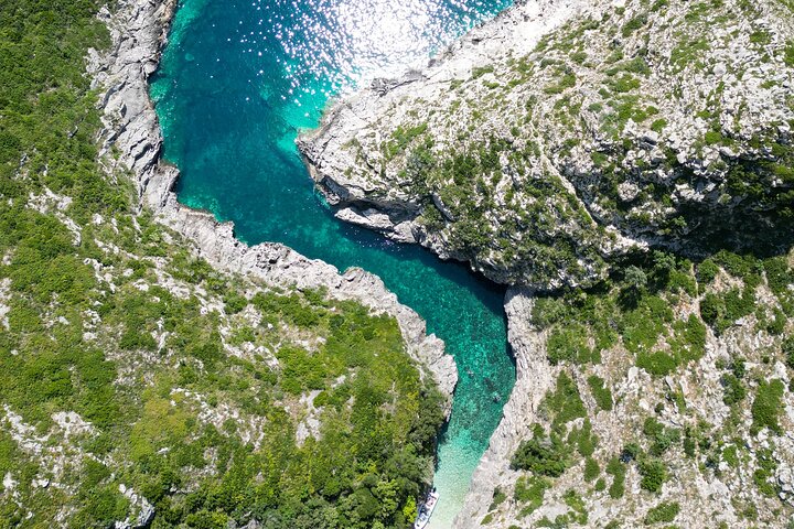 Activiteiten in de omgeving van Secret Blue Gem Cave & Grama Bay Boat Tours
