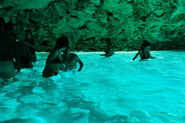 Activiteiten in de omgeving van Secret Blue Gem Cave & Grama Bay Boat Tours