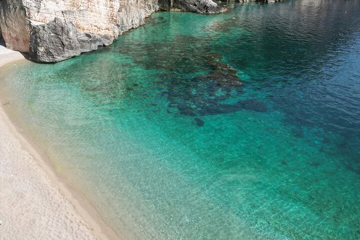 Activiteiten in de omgeving van Secret Blue Gem Cave & Grama Bay Boat Tours