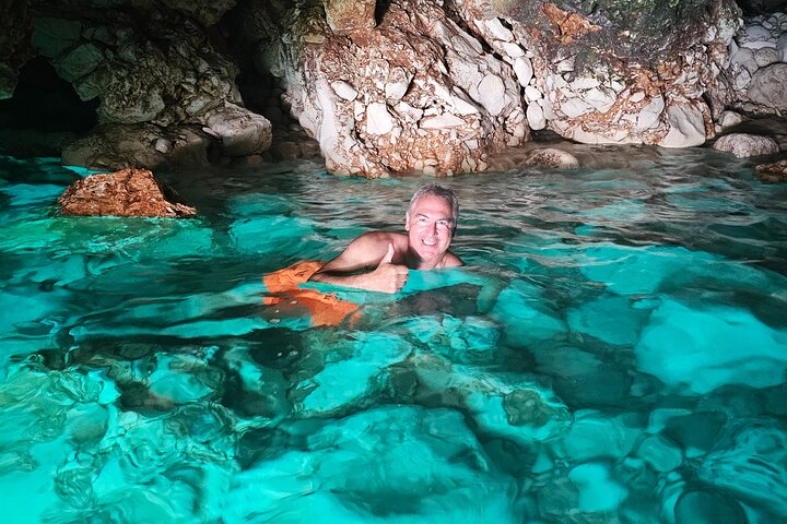 Activiteiten in de omgeving van Secret Blue Gem Cave & Grama Bay Boat Tours