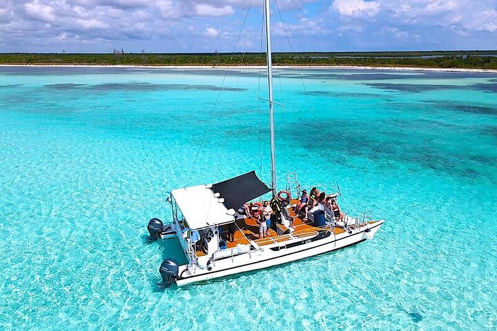 Katamaran Schnorchelabenteuer nach El Cielo und zum Money Bar Beach