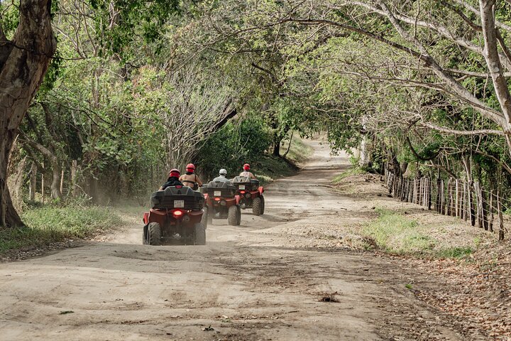 Excursion en VTT vers les plages secrètes et les montagnes de Tamarindo