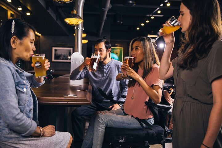 Thirsty for Edinburgh: Scotlands Best Historical Pub Tour