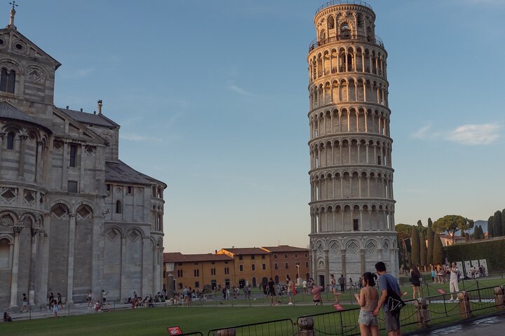 Pisa: Zeitgesteuerter Eintritt zum Schiefen Turm und zur Kathedrale mit AudioGuide