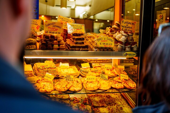 Tour gastronomico per piccoli gruppi a Genova con pasto completo ed Esperto alimentare locale