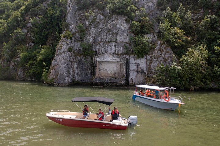 Langs Donau: Golubac Fortress & Iron Gate Gorge dagstur fra Beograd