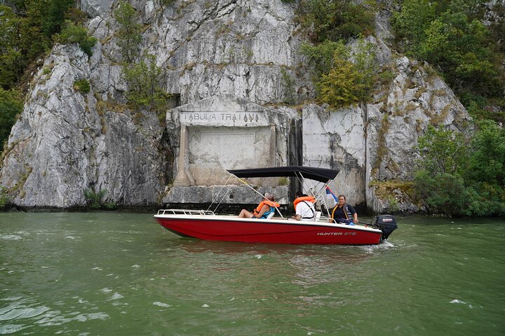 Langs Donau: Golubac Fortress & Iron Gate Gorge dagstur fra Beograd
