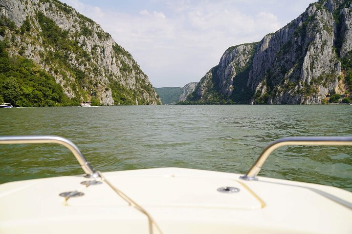 Langs Donau: Golubac Fortress & Iron Gate Gorge dagstur fra Beograd