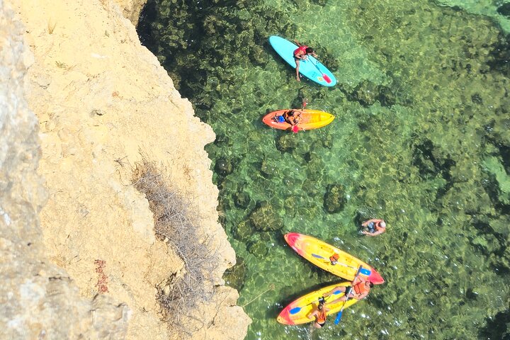 Benagil : grotte, spiagge e luoghi segreti Tour guidato in kayak