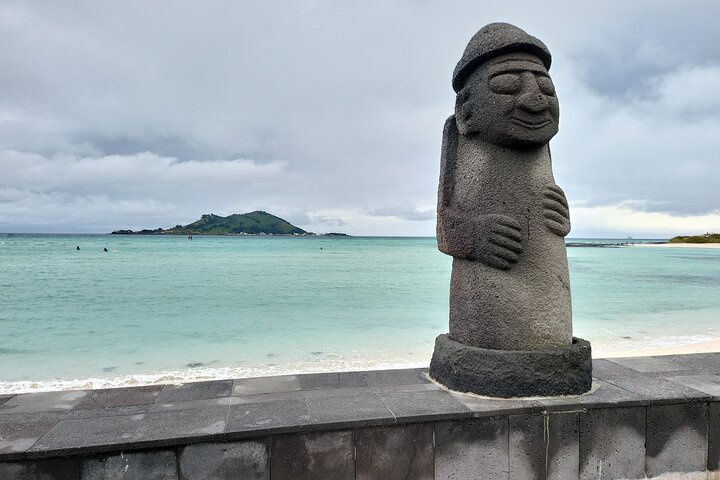Passeio privado de um dia a leste, sul e oeste de todas as áreas da ilha de Jeju