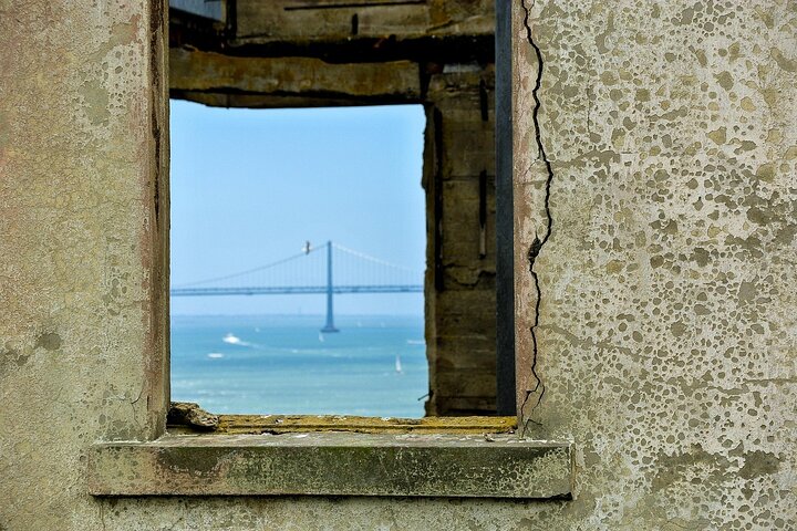 Tour interior de Alcatraz con ferry, audio gratuito y opción nocturna