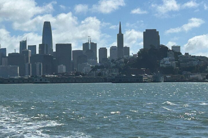 Tour interior de Alcatraz con ferry, audio gratuito y opción nocturna