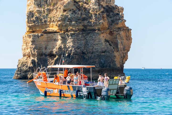 Von Lagos : Kajaktour durch die Höhlen von Ponta da Piedade mit dem Boot
