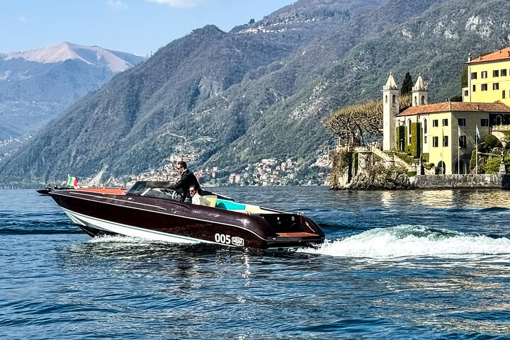 1H - 4H Tour Privado en Barco por el Lago de Como 6 pax