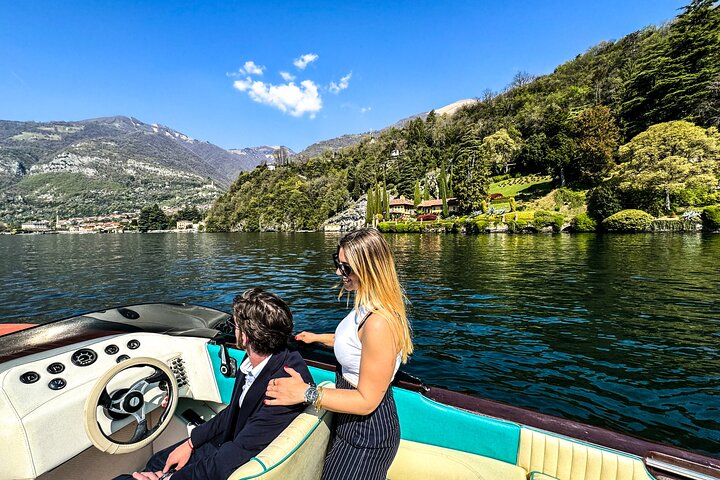 1H - 4H Tour Privado en Barco por el Lago de Como 6 pax