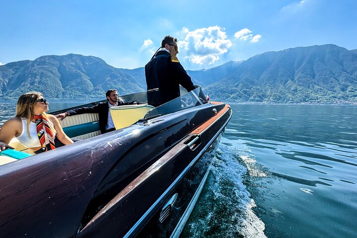 1H - 4H Tour Privado en Barco por el Lago de Como 6 pax