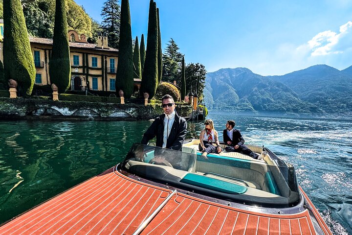 1H - 4H Tour Privado en Barco por el Lago de Como 6 pax
