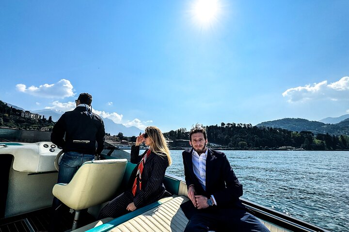 1H - 4H Tour Privado en Barco por el Lago de Como 6 pax