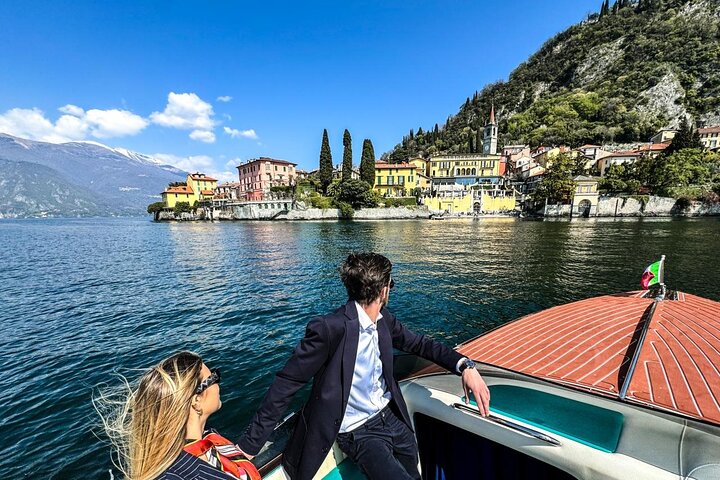 1H - 4H Tour Privado en Barco por el Lago de Como 6 pax