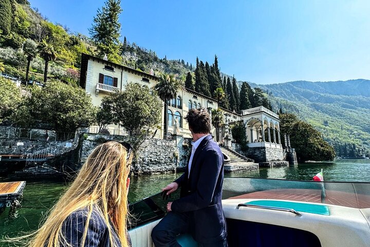 1H - 4H Tour Privado en Barco por el Lago de Como 6 pax